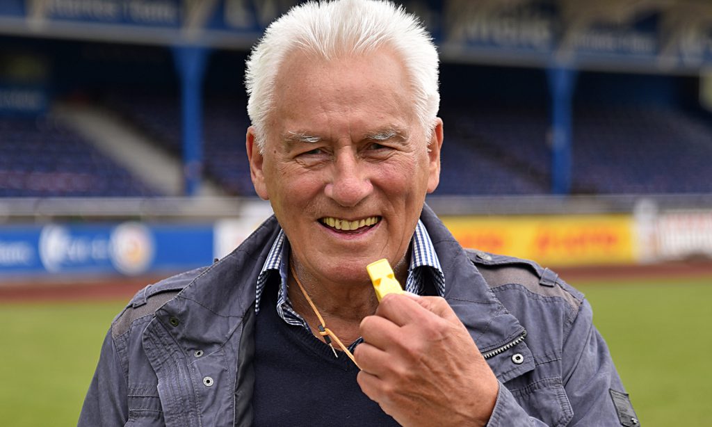 Der ehemalige Schiedsrichter und Funktionär Horst Becher feiert den 80. Geburtstag.
